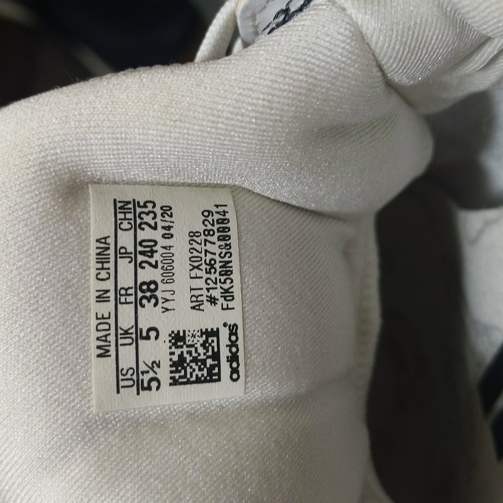 Adidas X Disney Ultraboost DNA 'Goofy' Kid's Running Shoes Sz 5.5, White/Black - Picture 8 of 8